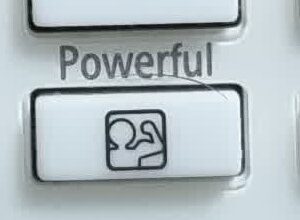 Кнопка Powerful (турбо) на пульте кондиционера Hitachi — реальное фото