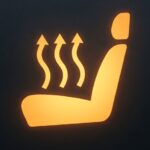 Оранжевое сиденье со стрелками и волнистыми линиями вверх