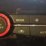 Кнопки климат-контроля Nissan: PUSH ON·OFF, PUSH DUAL, MODE и AUTO