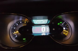 Сообщение KEYCARD BATTERY LOW на приборной панели Renault