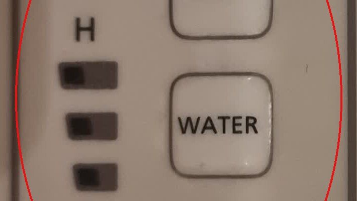 Кнопки SEAT, WATER, DRYER и шкала H–L под надписью TEMPERATURE