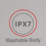 Надпись IPX7 в кружке на коробке техники